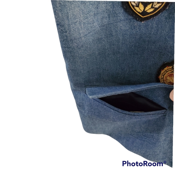 Woman's Vest - Picture 6 of 13